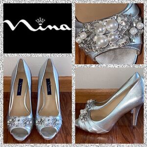 MSRP $125 Nina Swarovski Crystal Silver Heels Women's Size 8.5